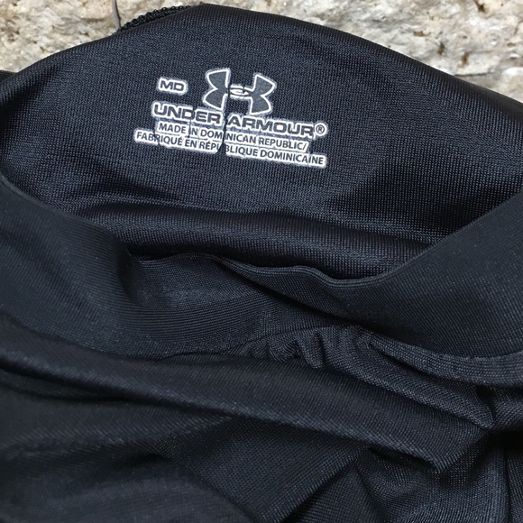 Under Armour Top Athletic Shirt Size S Black - Picture 6 of 8